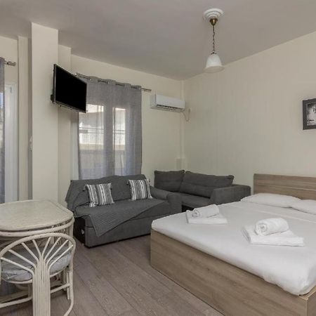 Lovely Studio Apartment For 2 Ppl In เอเธนส์ ภายนอก รูปภาพ