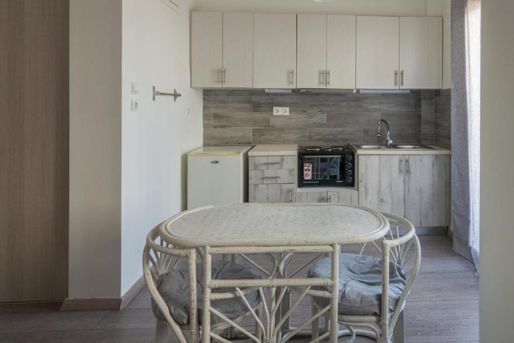 Lovely Studio Apartment For 2 Ppl In เอเธนส์ ภายนอก รูปภาพ