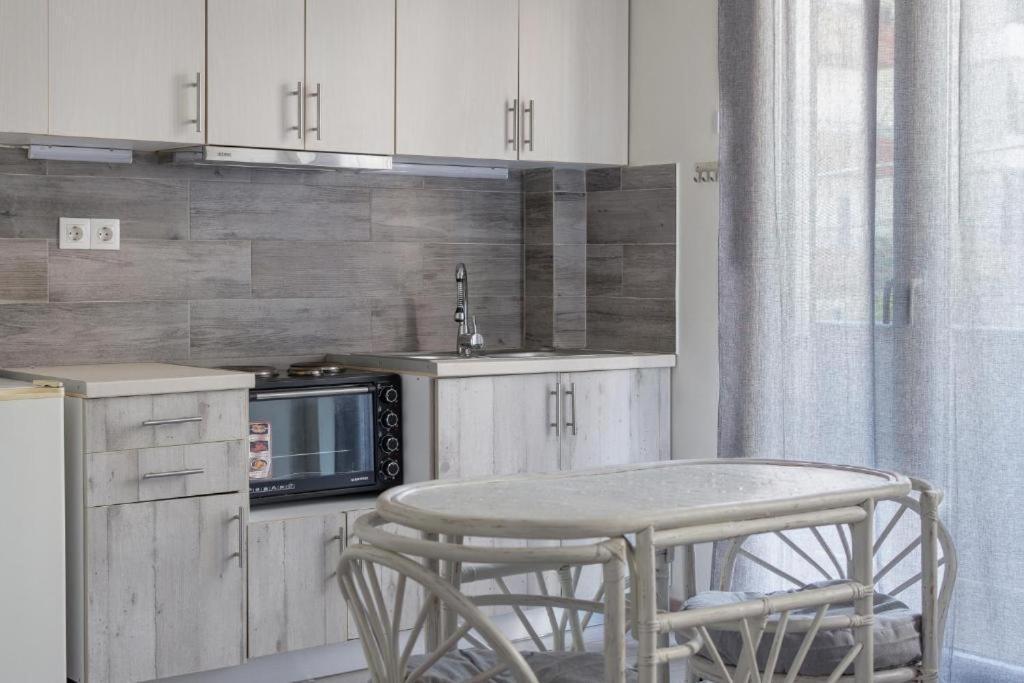 Lovely Studio Apartment For 2 Ppl In เอเธนส์ ภายนอก รูปภาพ