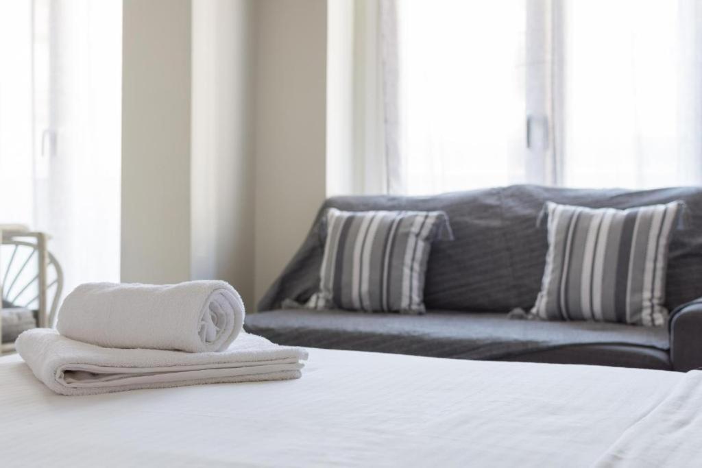 Lovely Studio Apartment For 2 Ppl In เอเธนส์ ภายนอก รูปภาพ