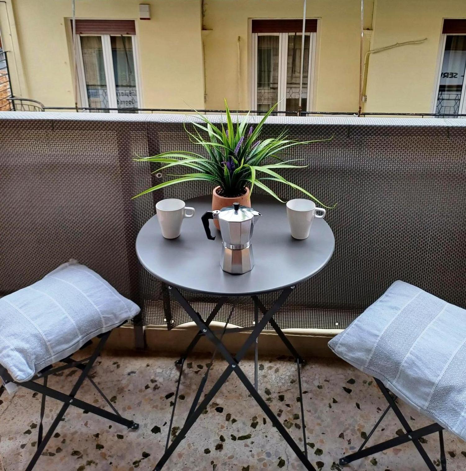 Lovely Studio Apartment For 2 Ppl In เอเธนส์ ภายนอก รูปภาพ